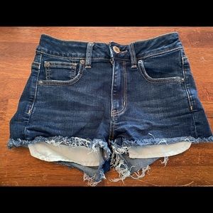⚜️American Eagle Distressed Jean Short’s Size 2⚜️